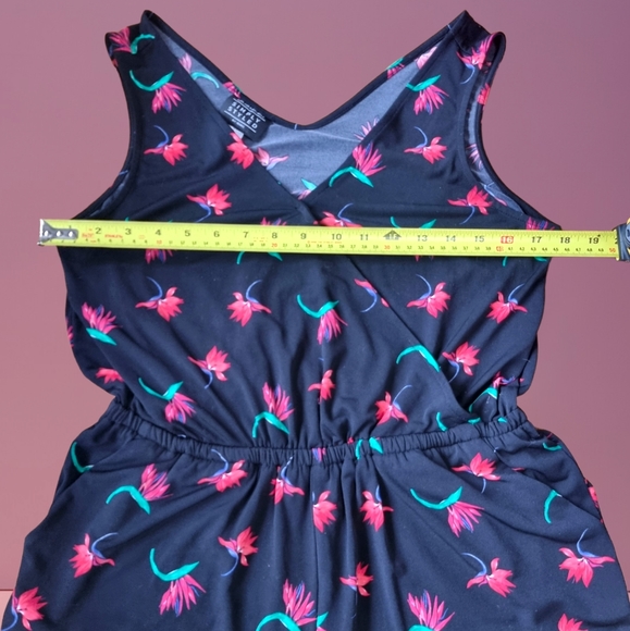 Simply Styled Ladies Floral Romper - Picture 3 of 10